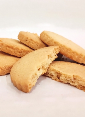 Biscotti di farina di riso e nocciole